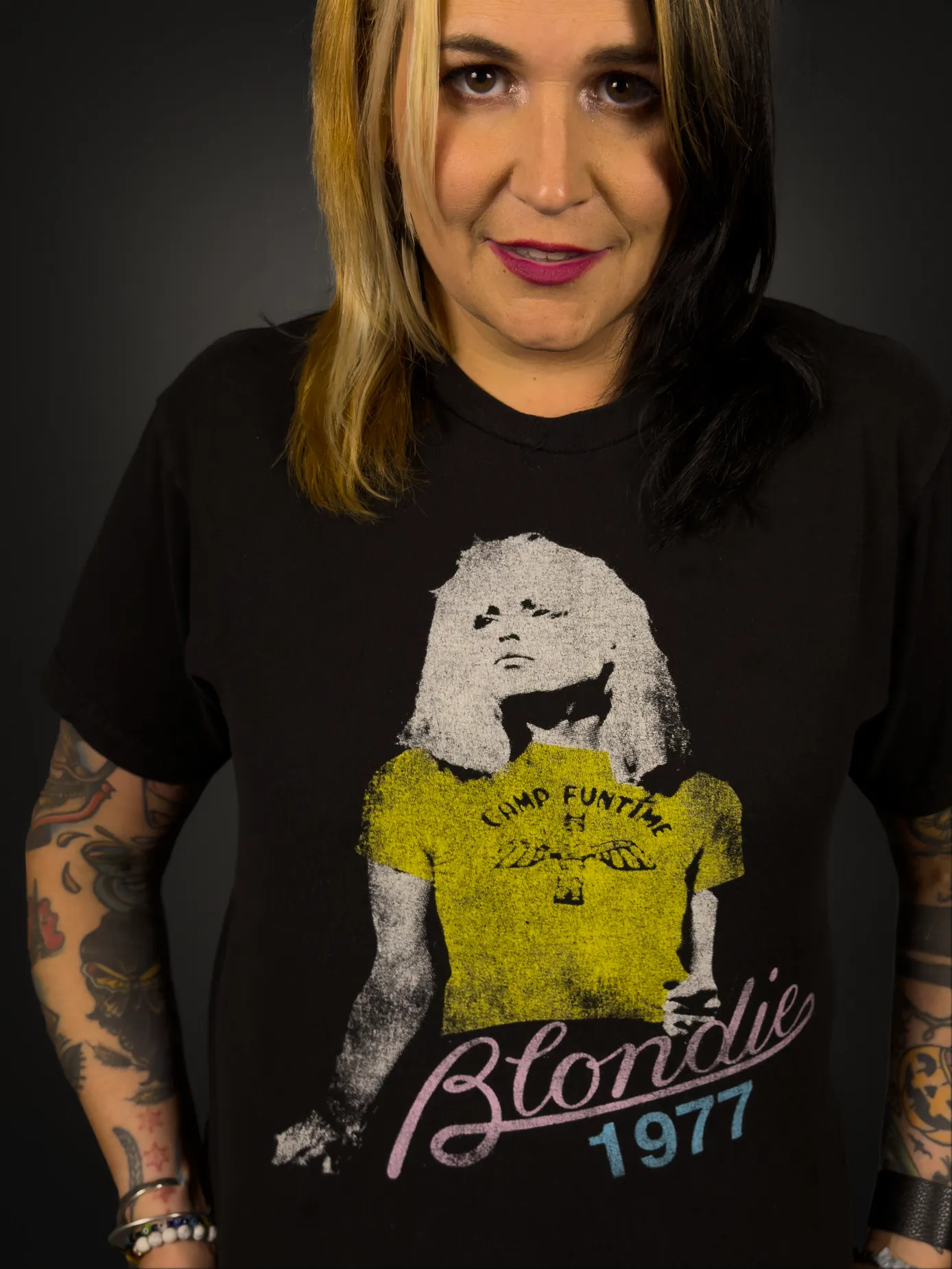 Blondie "1977" OFFICIAL Licensed T-Shirt